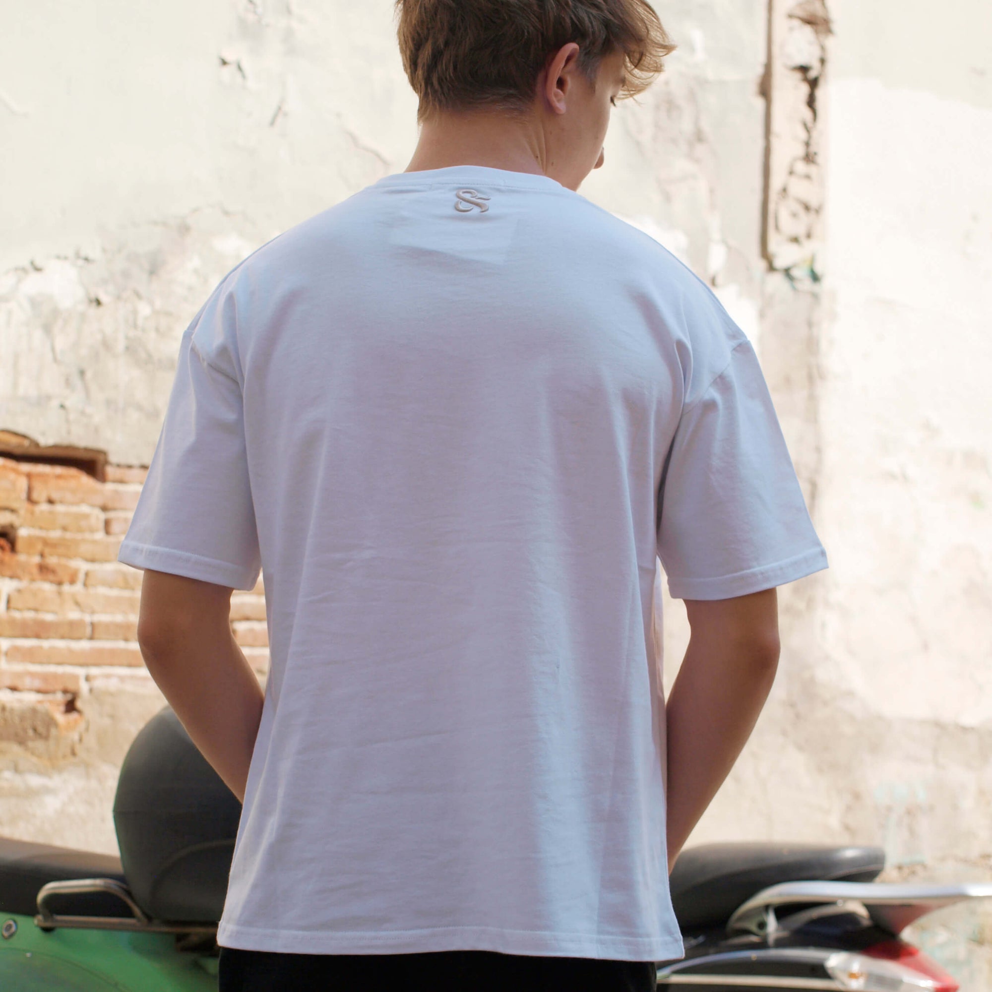 Camiseta Blanca Oversize Unisex – Algodón Orgánico