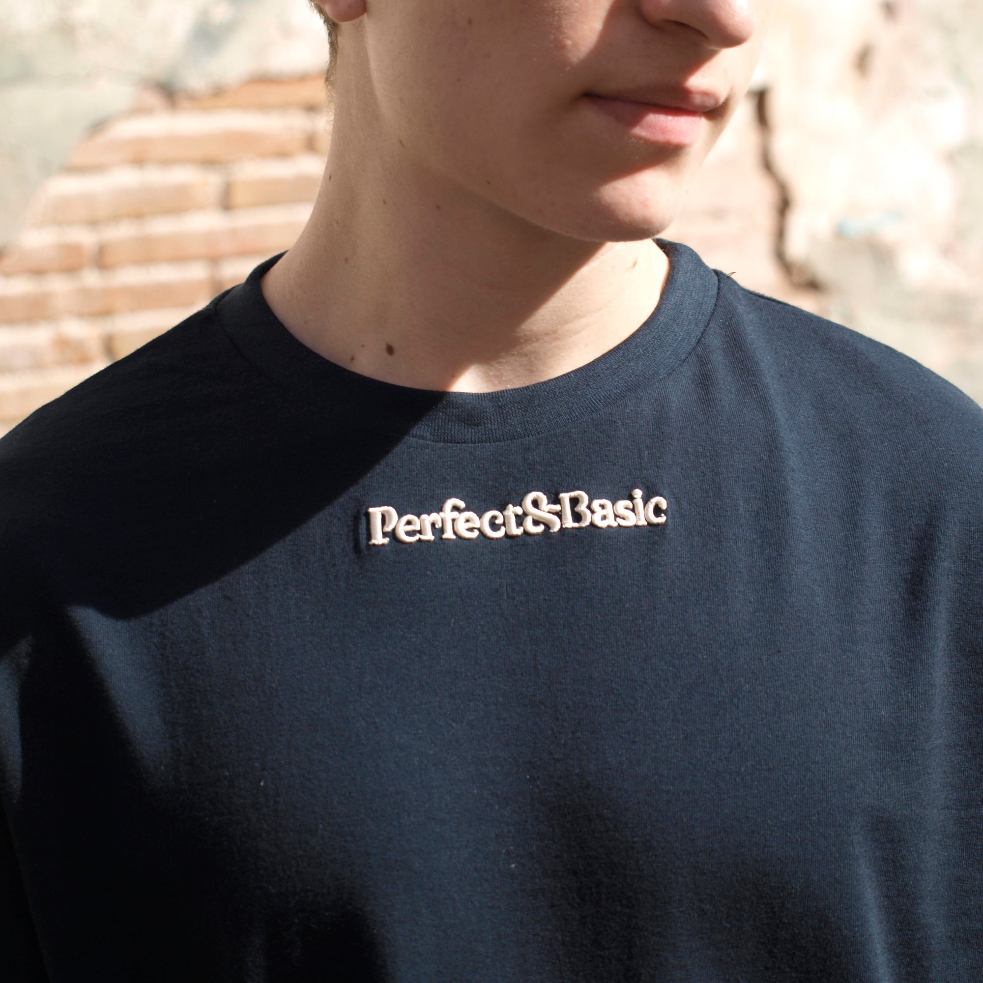 Camiseta Negra Oversize Unisex – Algodón Orgánico