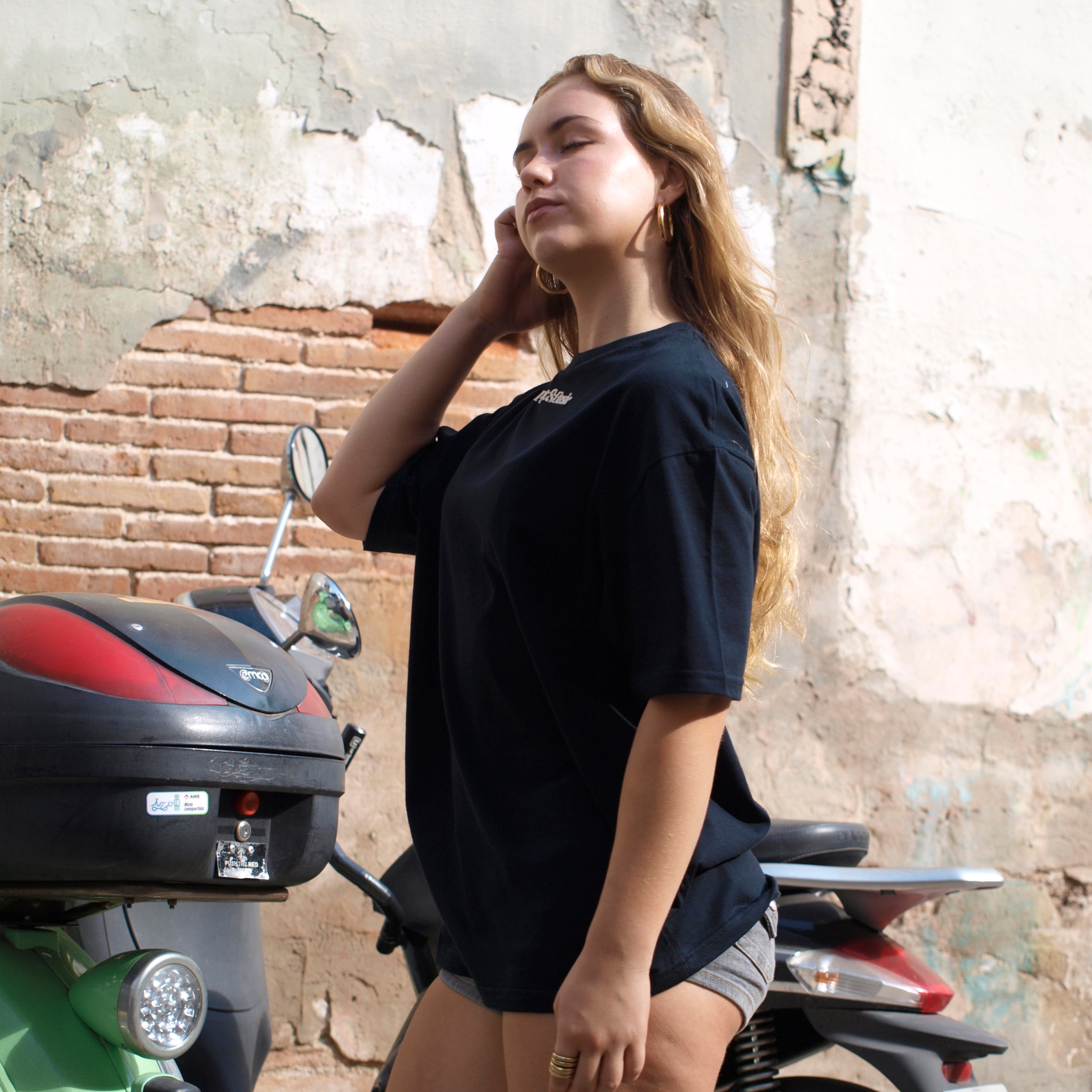 Camiseta Negra Oversize Unisex – Algodón Orgánico