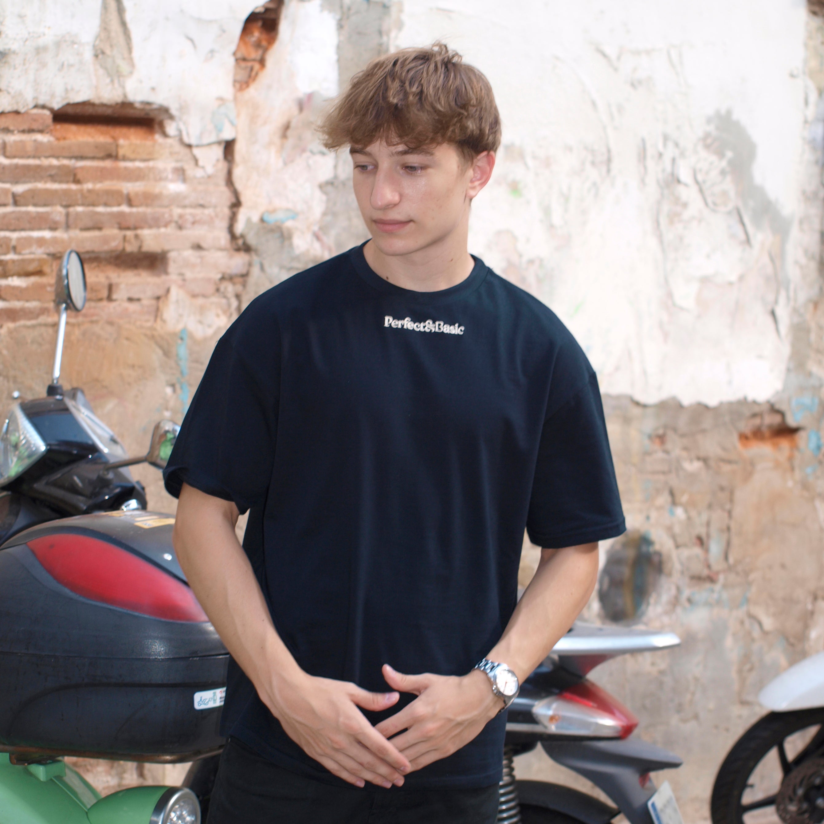 Camiseta Negra Oversize Unisex – Algodón Orgánico