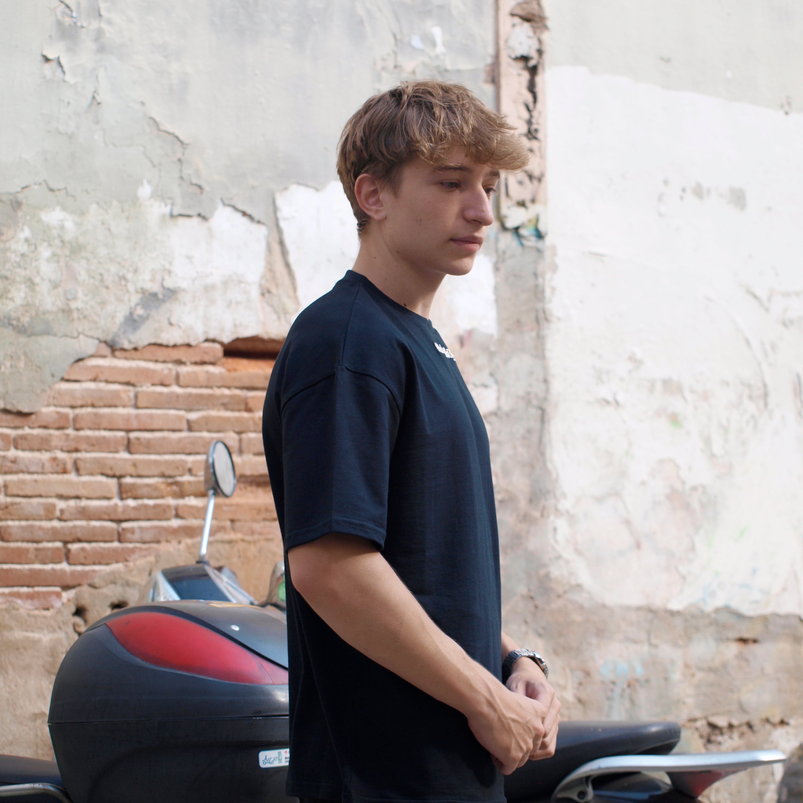 Camiseta Negra Oversize Unisex – Algodón Orgánico