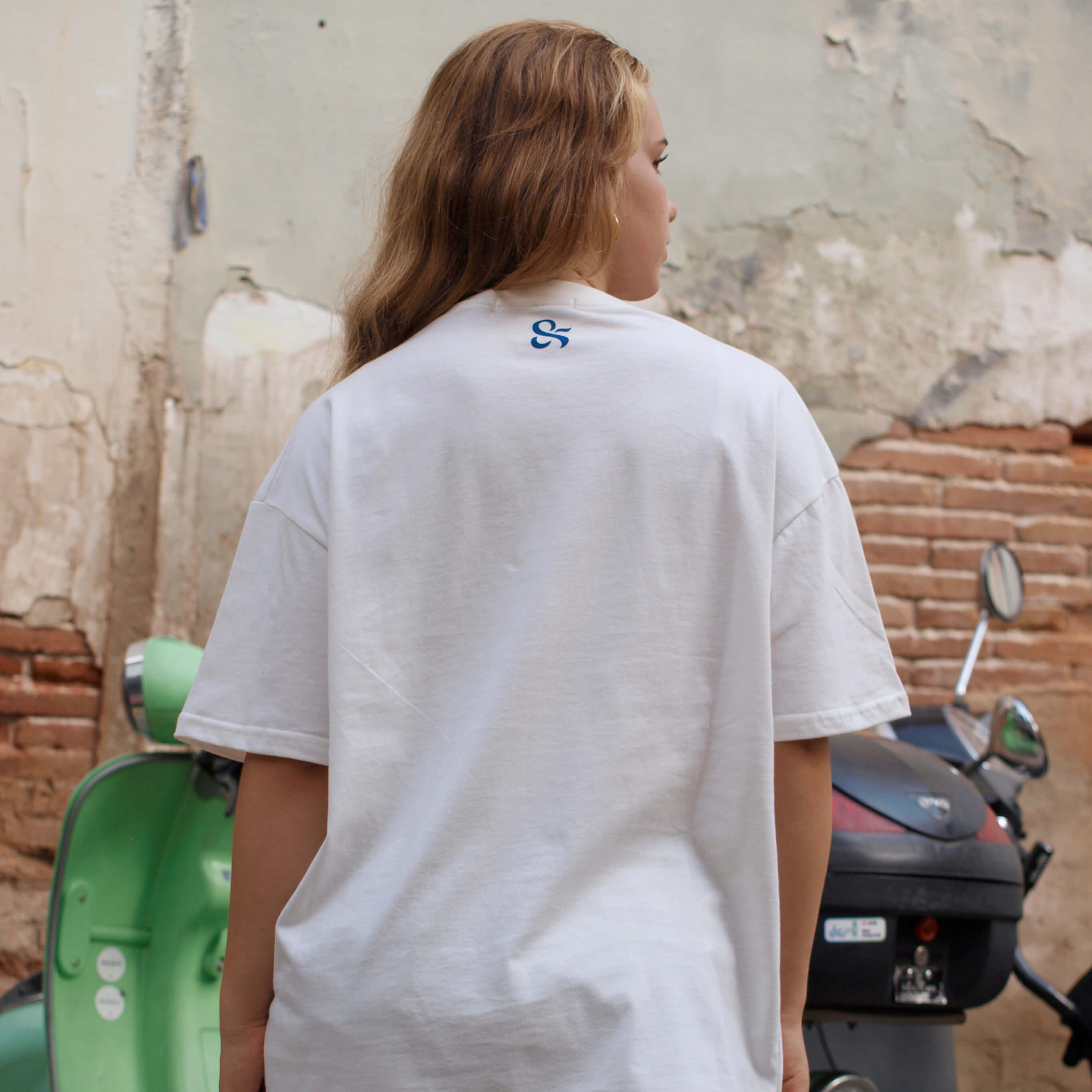 Camiseta Oversize Unisex – “Ola Azul”